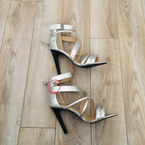 Joe’s Jeans Robbie Metallic Silver Leather Heels - Picture 6 of 8